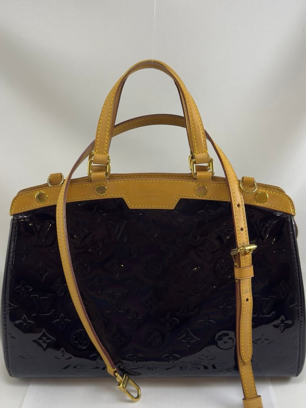 Louis Vuitton Handbag / Louis Vuitton Glossy Bag / Louis Vuitton Patent Bag - Picture 4 of 16